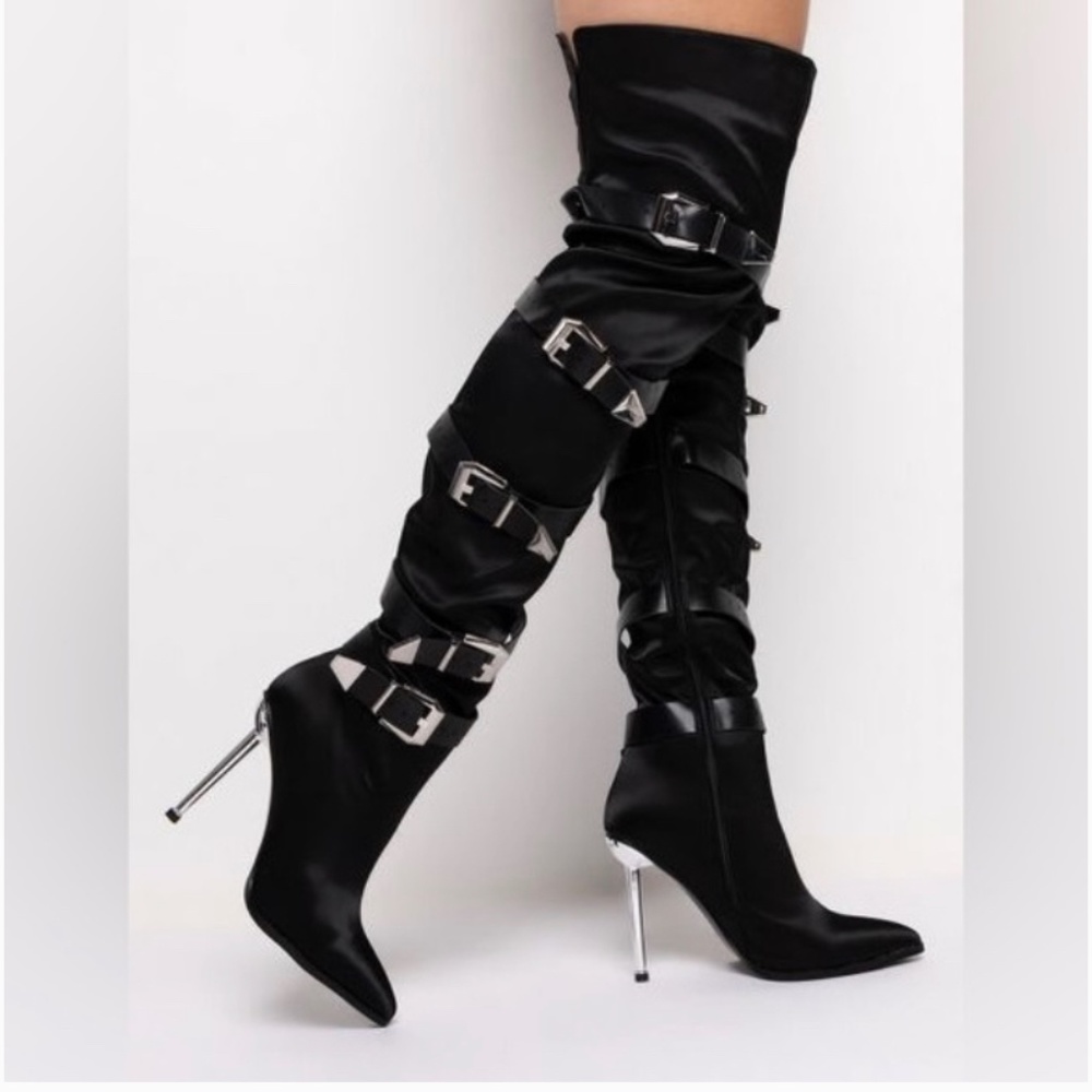 Azalea Wang Buckle Boots